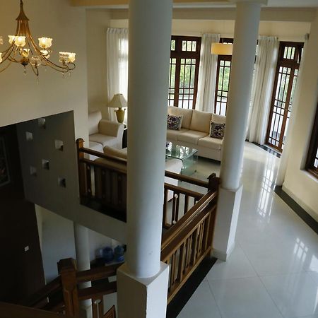 Crown Hills Kandy Inn Экстерьер фото