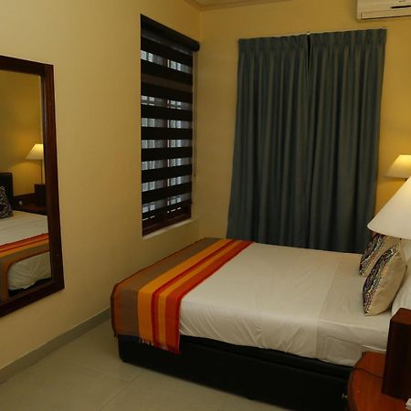 Crown Hills Kandy Inn Экстерьер фото
