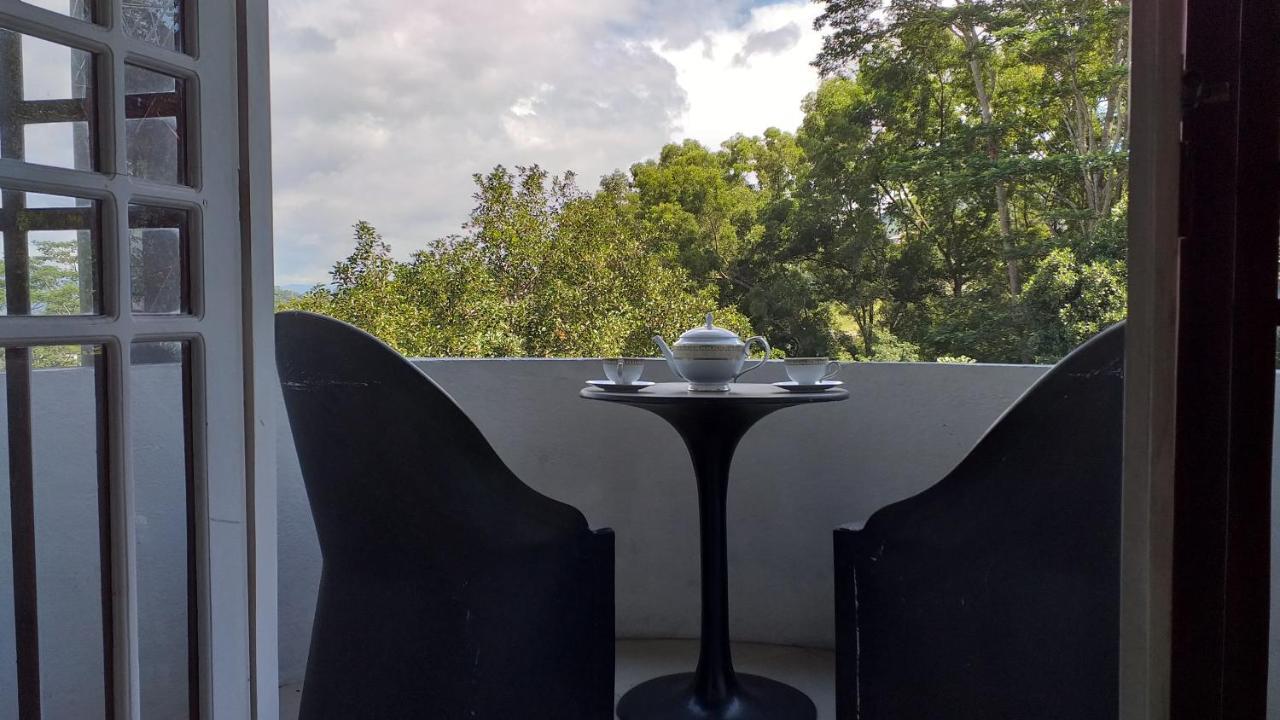Crown Hills Kandy Inn Экстерьер фото