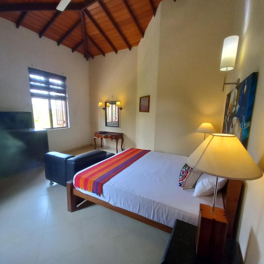 Crown Hills Kandy Inn Экстерьер фото