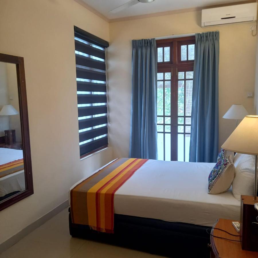 Crown Hills Kandy Inn Экстерьер фото