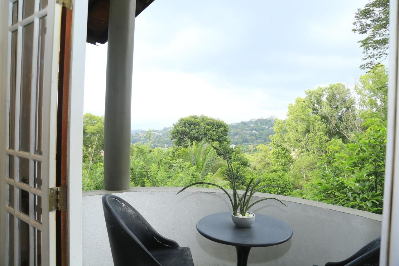 Crown Hills Kandy Inn Экстерьер фото