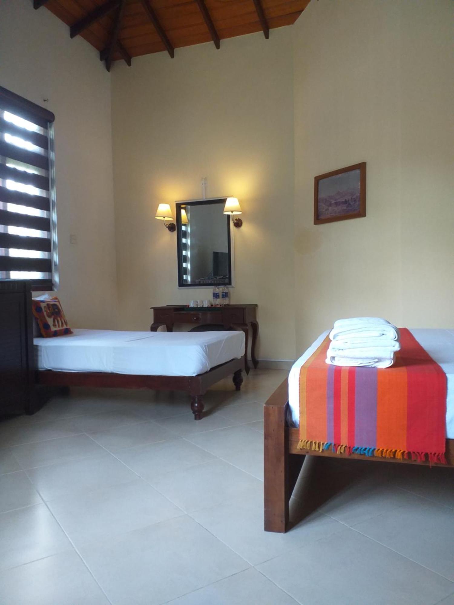 Crown Hills Kandy Inn Экстерьер фото