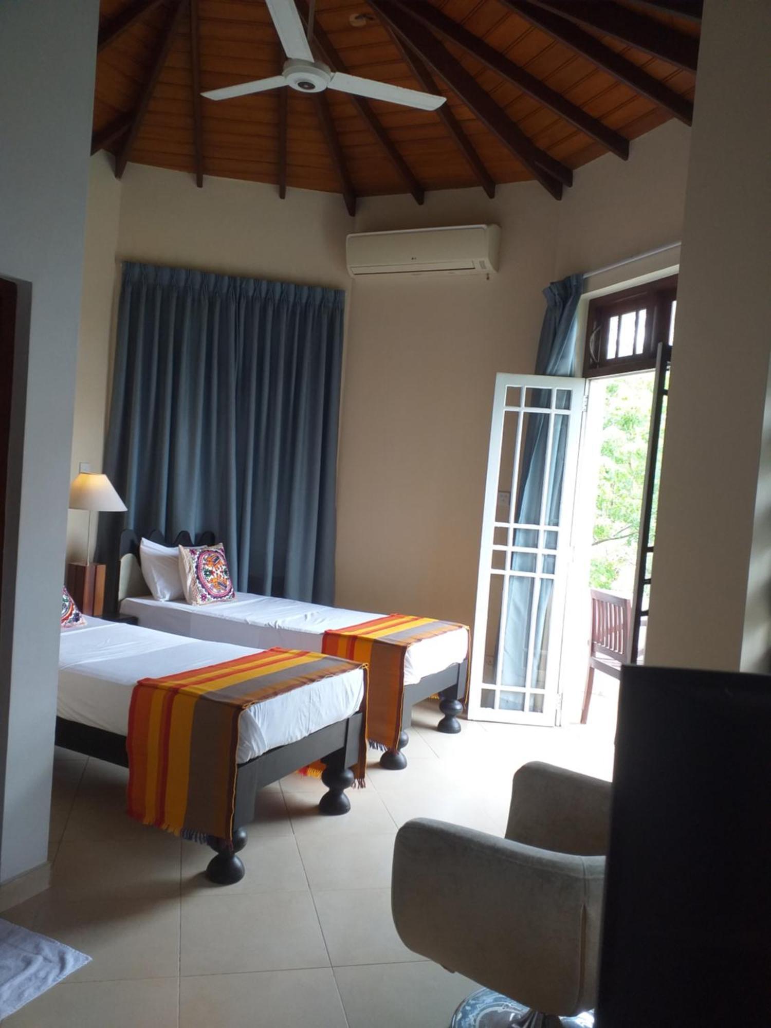 Crown Hills Kandy Inn Экстерьер фото